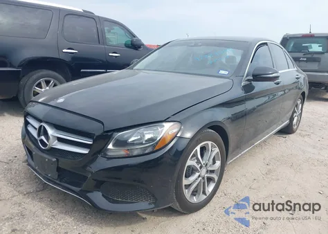 2017 Mercedes-Benz C 300 Luxury/Sport z USA, uszkodzony, nr VIN 55SWF4JB3HU186757